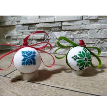 Прикраса ялинкова вишита ручної роботи 6 см